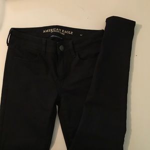 NWOT Black Super Stretch Jeggings American Eagle